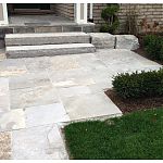 Square cut flagstone walkway